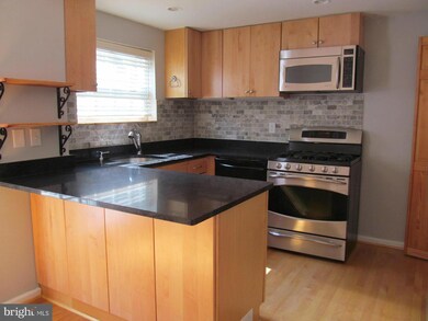 5839 Edgehill Dr, Alexandria, VA 22303 - photo 2