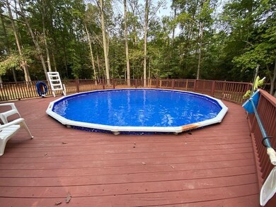 Large deck for entertaining!