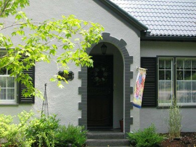 Exterior 3