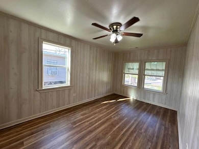 1409 Saint Vincent St, Donaldsonville, LA 70346 - photo 2