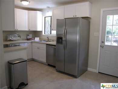 909 N Bishop St, San Marcos, TX 78666 - photo 7