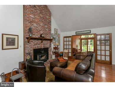 212 N Tamenend Ave, Doylestown, PA 18901 - photo 7