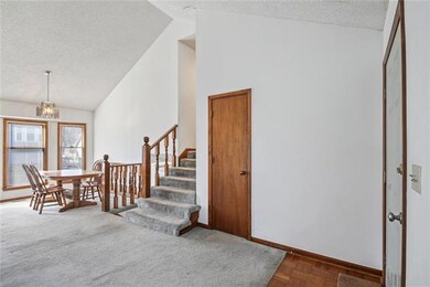 4826 Perry Ln, Shawnee, KS 66203 - photo 4