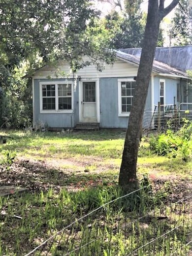 5147 Allen Rd, Zephyrhills, FL 33541 - photo 2