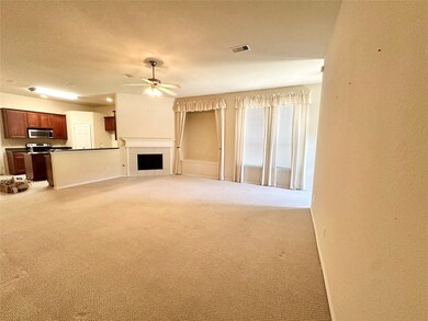 996 Jefferson St, Alvin, TX 77511 - photo 5