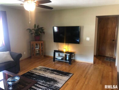 2310 3rd St, Moline, IL 61265 - photo 4