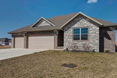 879 E Scott Wayne Dr, Nixa, MO 65714 - photo 2