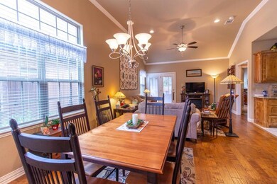 2212 Cobblestone Ct, Granbury, TX 76049 - photo 5