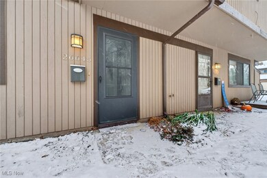 26645 Lake of the Falls Blvd, Olmsted Falls, OH 44138 - photo 3