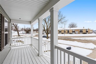 1347 F Ave NW, Cedar Rapids, IA 52405 - photo 2