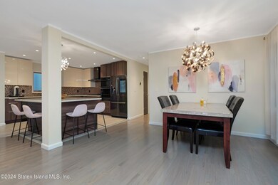 37 Beach Ave, Staten Island, NY 10306 - photo 7