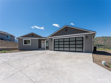 2348 S Skyline Ln, East Wenatchee, WA 98802 - photo 2