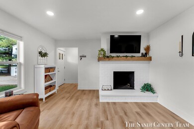 904 E Savidge St, Spring Lake, MI 49456 - photo 6