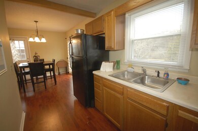 302 Southview Dr, Shelbyville, TN 37160 - photo 4