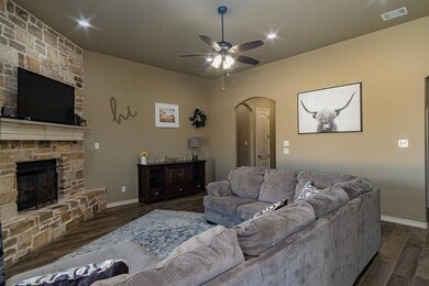 3313 Arrow Creek Dr, Granbury, TX 76049 - photo 3