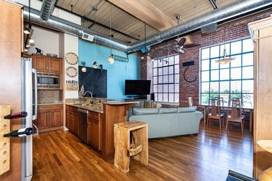 491 Dutton St unit 407, Lowell, MA 01854 - photo 2