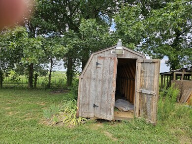 681 Whitaker Rd, Shelbyville, TN 37160 - photo 5