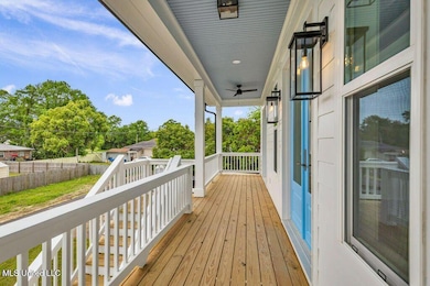 414 Shell St 4