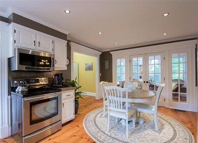 1186 Main Street Acushnet, MA 02743