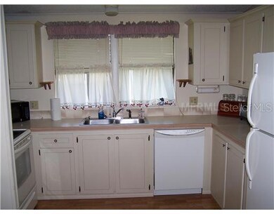 35053 McCulloughs Leap, Zephyrhills, FL 33541 - photo 6