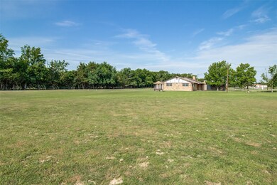 90 Tracy Ln, Denison, TX 75021 - photo 2