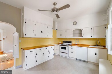 4577 Baker St, Philadelphia, PA 19127 - photo 4