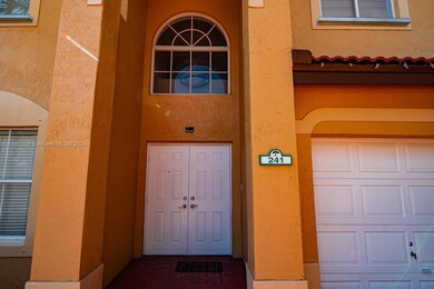 241 W Forest Oak Cir, Davie, FL 33325 - photo 6