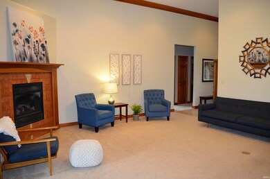 9836 Forest Creek Dr, Fort Wayne, IN 46835 - photo 4