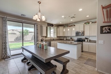 3414 E Riverdale St-9