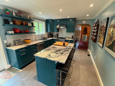 Chef's Kitchen: well appointed and newly renovated