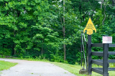 4261 Stone Mountain Rd, New Albany, IN 47150 - photo 3