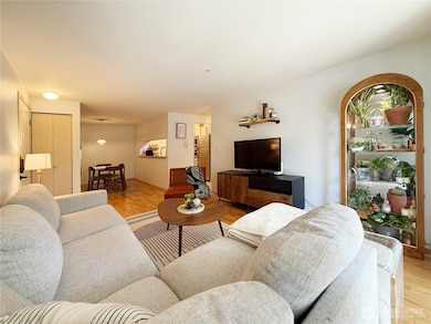 Livingroom view to kitchen