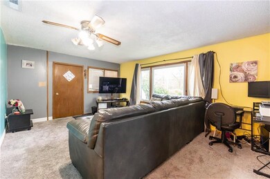 251 Hackley Ave, Des Moines, IA 50315 - photo 4