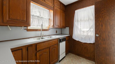 613 Denver Ave, Lansing, MI 48910 - photo 7