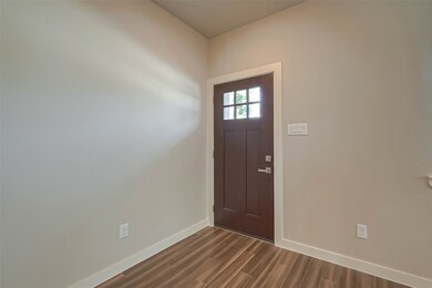910 King St, Houston, TX 77022 - photo 4