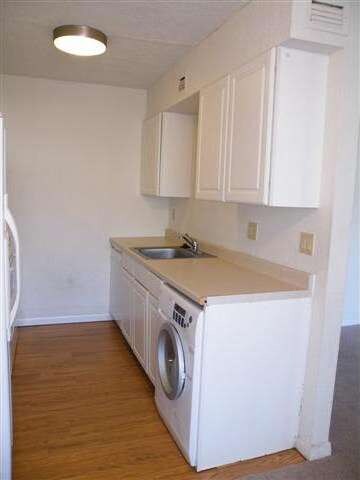 Kitchen w/washer and dryer
