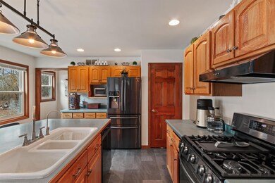 5429 Pinewood Dr, Stevens Point, WI 54482 - photo 4