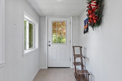 993 Stafford St, Rochdale, MA 01542 - photo 4