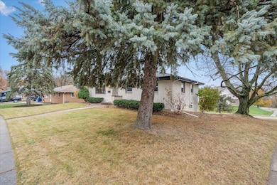 1860 Carter Rd, Dubuque, IA 52001 - photo 3