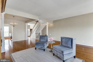 8934 Singleleaf Cir, Lorton, VA 22079 - photo 6