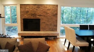 12232 Quorn Ln, Reston, VA 20191 - photo 4