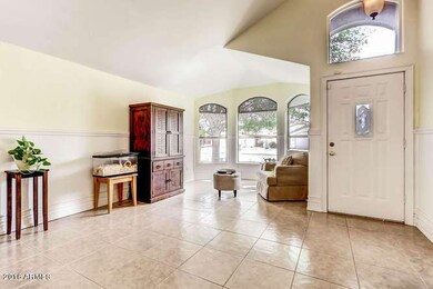 Large & Bright Entry
