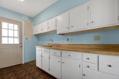 4438 Chandler Dr, Columbus, OH 43213 - photo 7