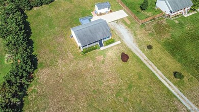 203 Pond Dr, Dunnsville, VA 22454 - photo 4