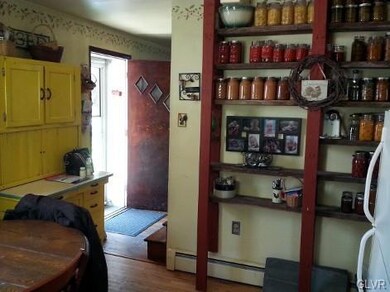 33 Mountain Rd, Lenhartsville, PA 19534 - photo 5