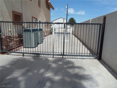 3745 E Viking Rd, Las Vegas, NV 89121 - photo 7