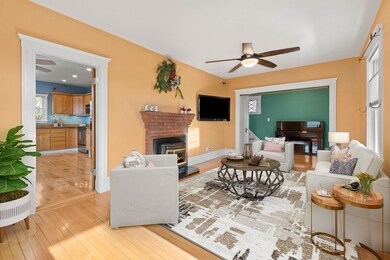 34 Pearson St, Saugus, MA 01906 - photo 4