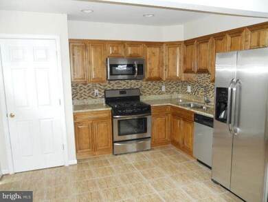 9227 Elvis Ln, Lanham, MD 20706 - photo 5