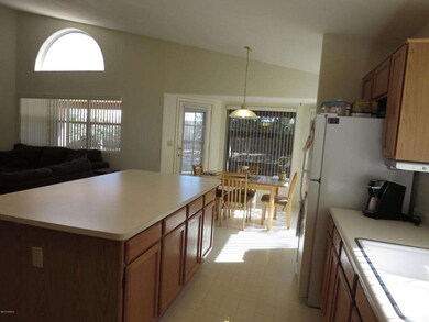 FROM KITCHEN TO BREAKFAST AREA
