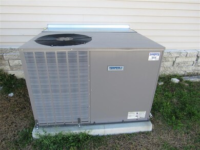 5318 Vera St, Zephyrhills, FL 33542 - photo 4